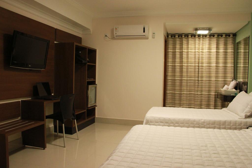 Hotel Saron Luziania Exterior photo